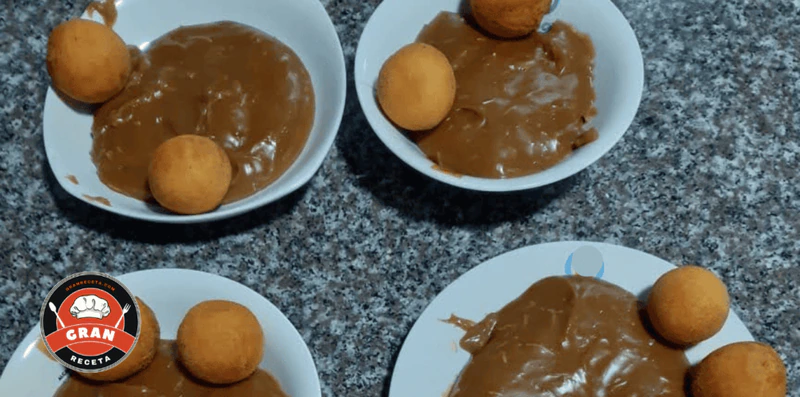 Natilla colombiana, receta navideña con panela y sin huevo