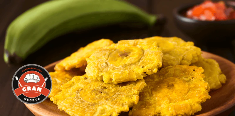 Tostadas de plátano verde, patacones crujientes con doble fritura