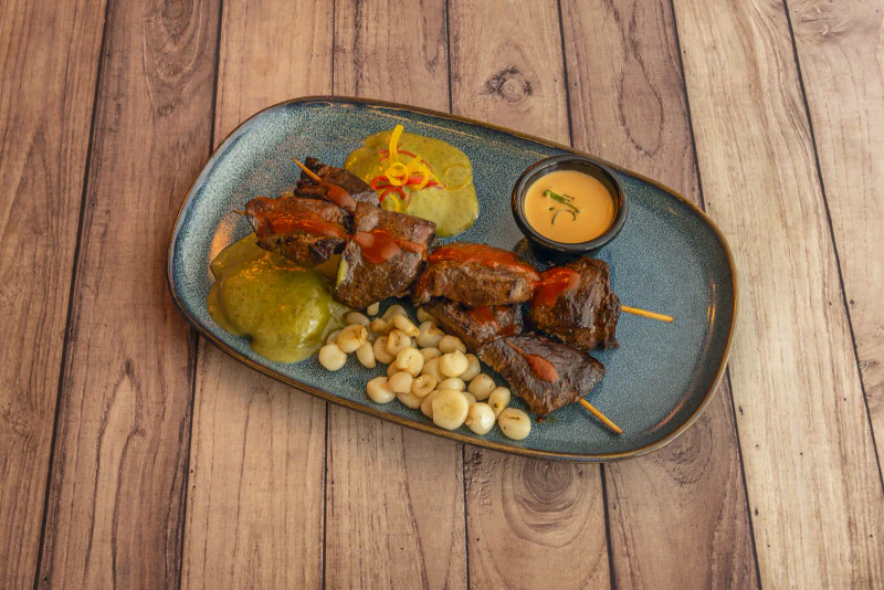 Anticuchos de corazón peruanos, receta en parrilla o sartén