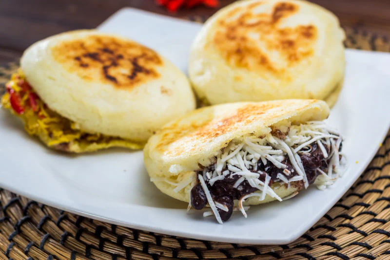 Arepas venezolanas, cómo hacerlas en budare y saber el punto