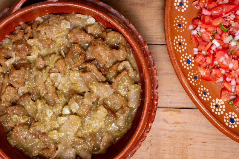 Chicharrón en salsa verde, receta suave o con mordida
