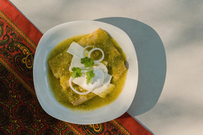 Enchiladas verdes de pollo, receta mexicana paso a paso
