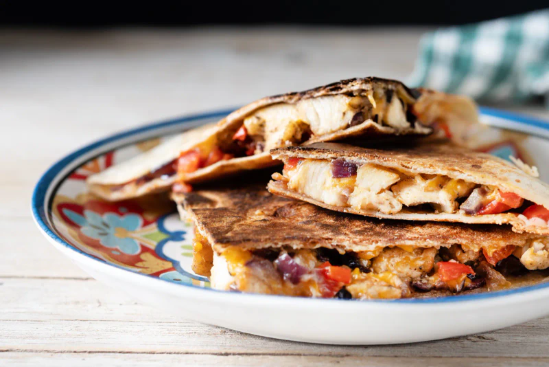 Quesadillas mexicanas, receta de comal con queso Oaxaca