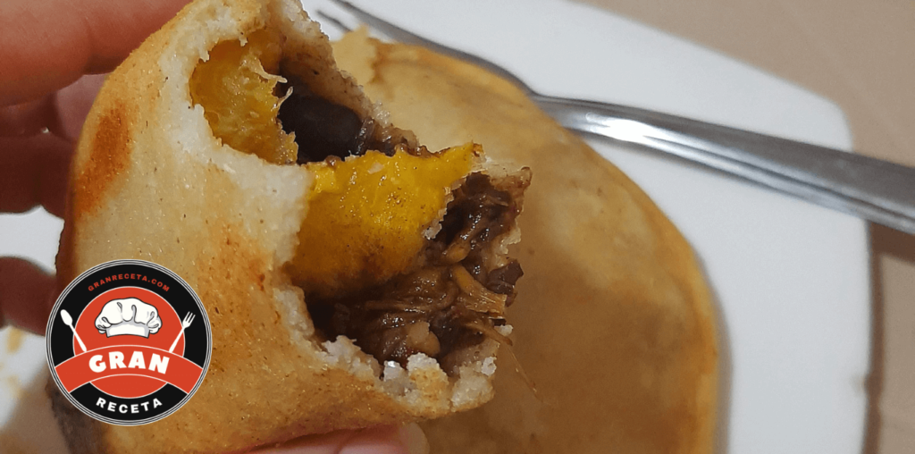 Empanadas de pipián: receta colombiana con maní y papa criolla — Gran Receta