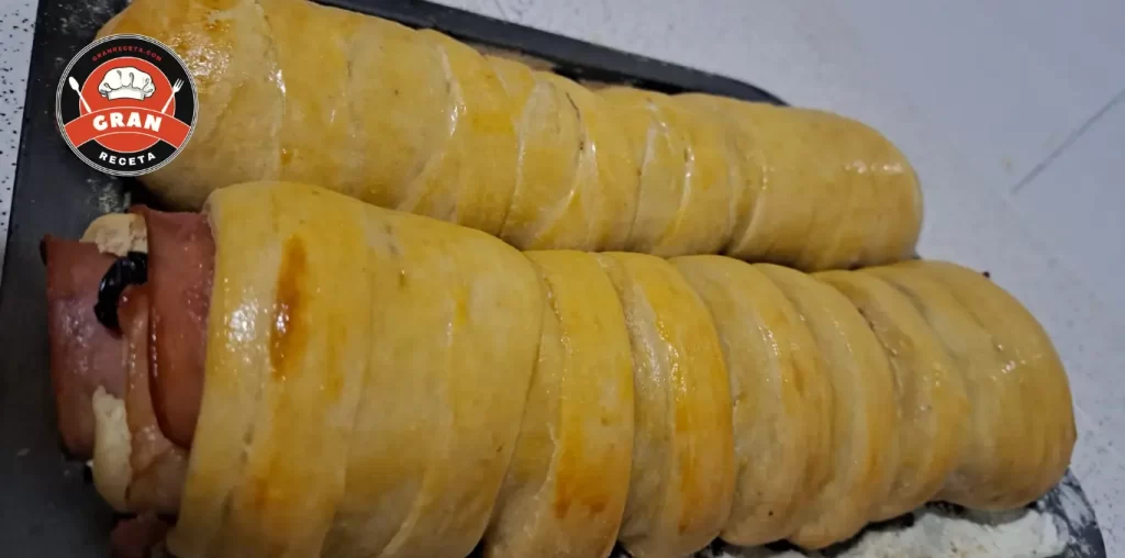 Pan de jamón venezolano: receta casera con pasas y aceitunas — Gran Receta