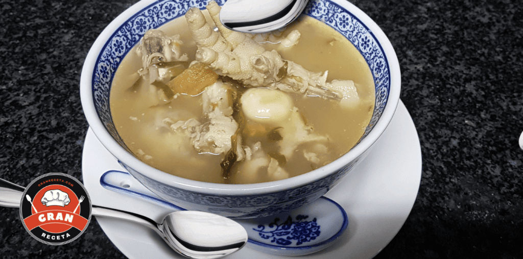 Sopa de arroz con menudencias de pollo: receta casera — Gran Receta