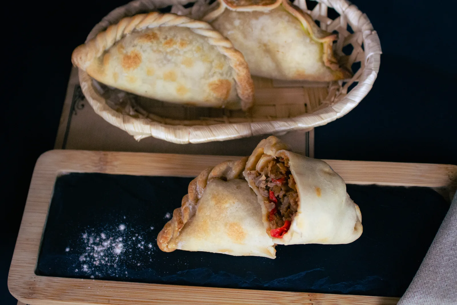 Empanadas argentinas de carne, masa casera y repulgue
