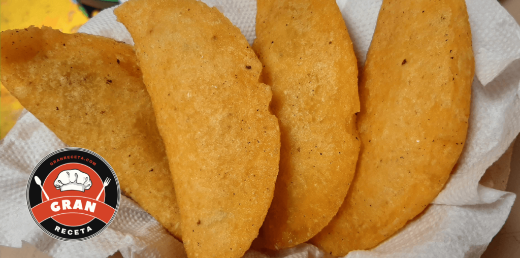 Empanadas vallunas: receta del Valle del Cauca con carne desmechada — Gran Receta