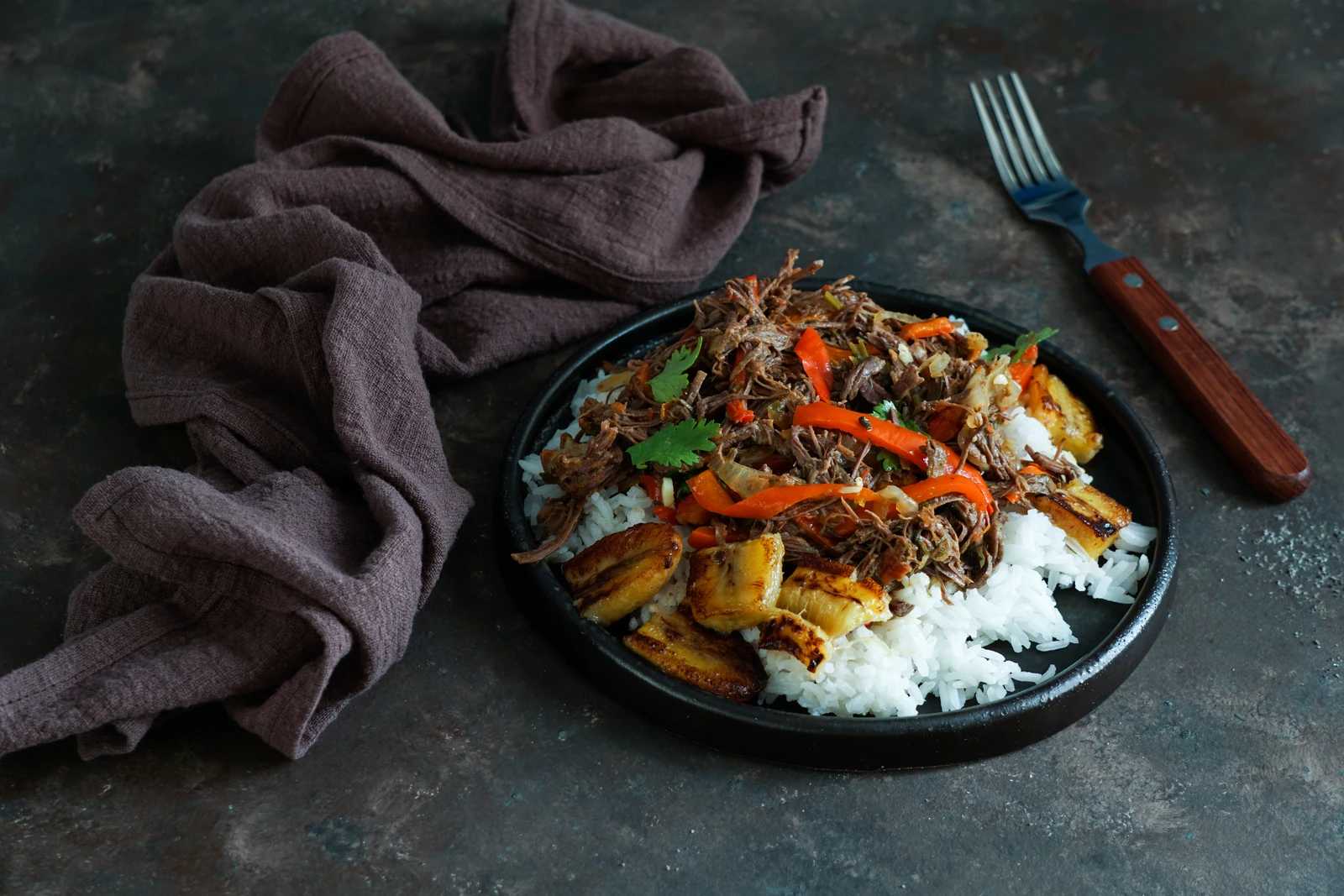 Ropa vieja cubana, receta con falda en olla o a presión