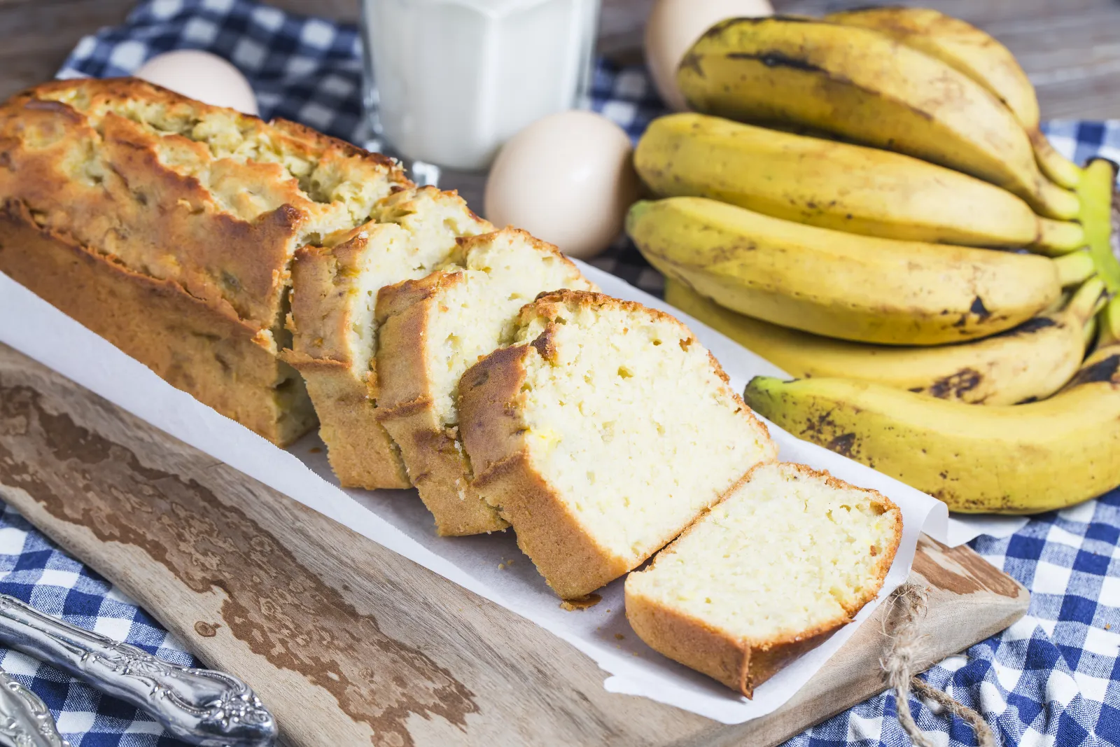 Colombian Banana Cake, the Moist Oil-Based Torta de Banano