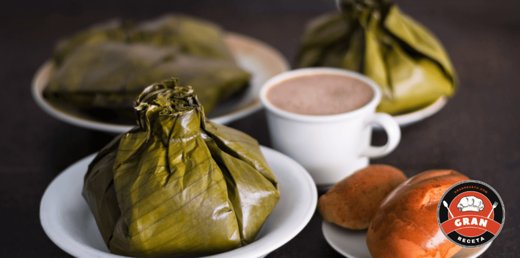 Plato servido con Tamal tolimense